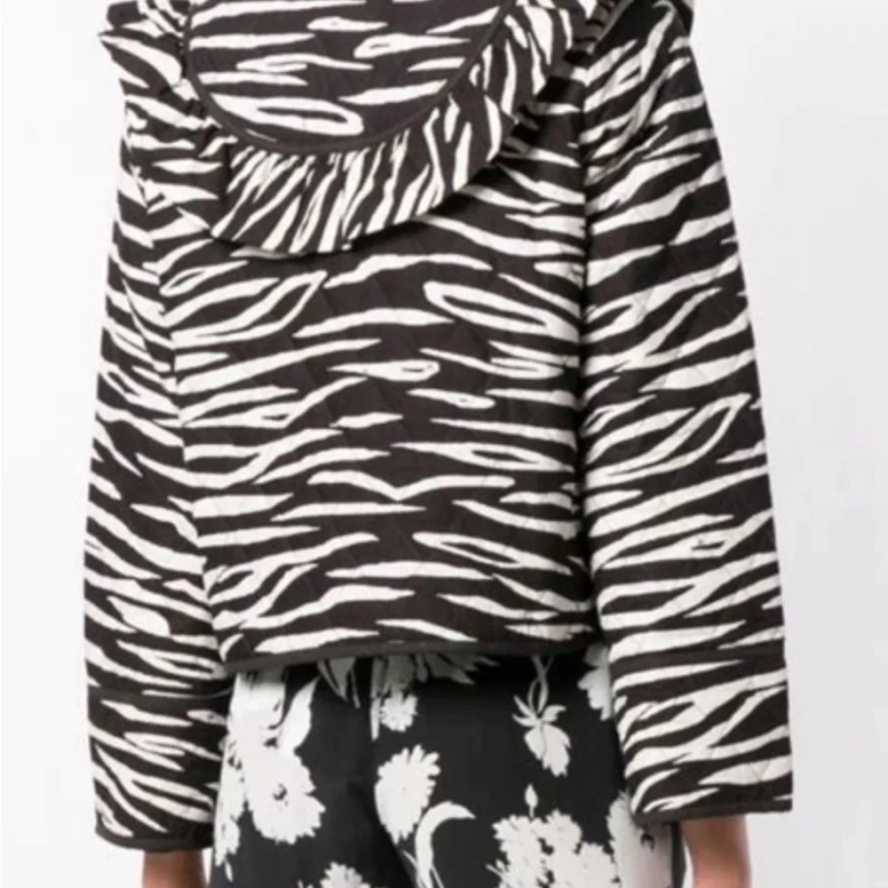 Ganni Faulkner Black & White Zebra-Print Quilted Tie-Front Jacket. EUC - Picture 3 of 7